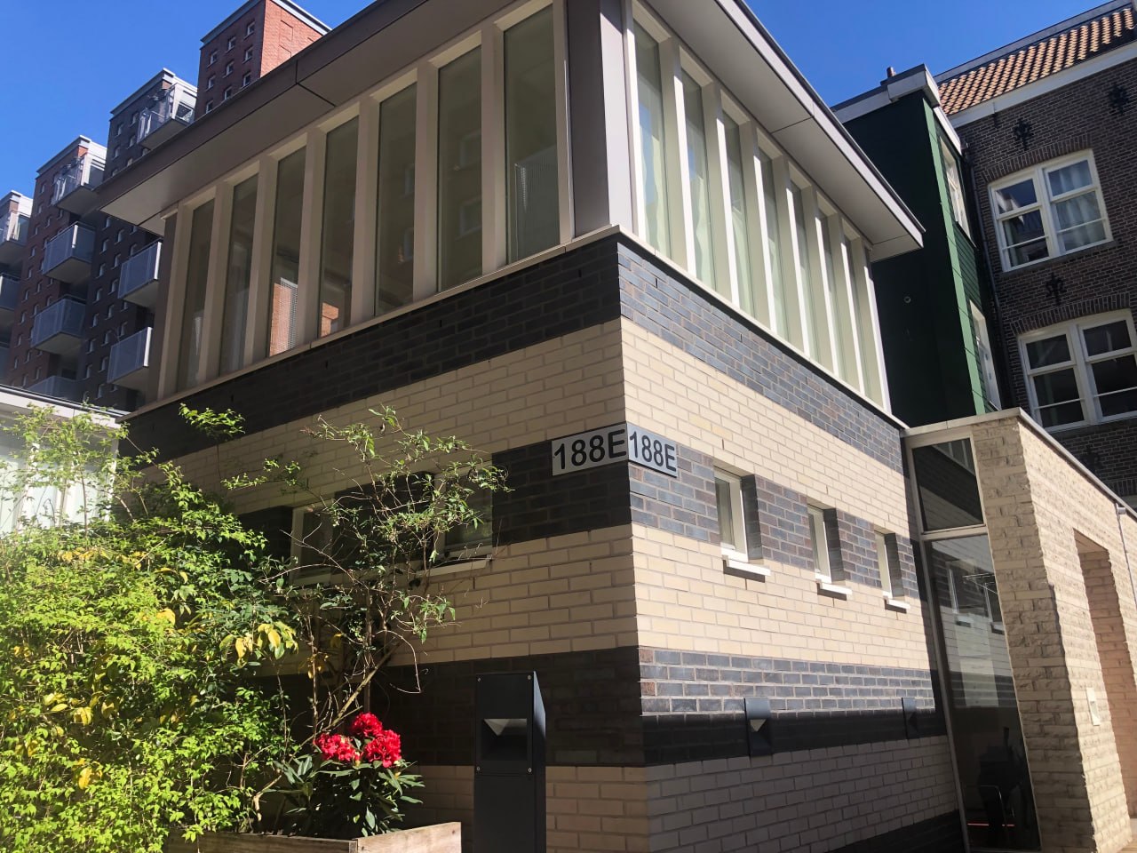 Le cabinet — Valkenburgerstraat 188E, Amsterdam